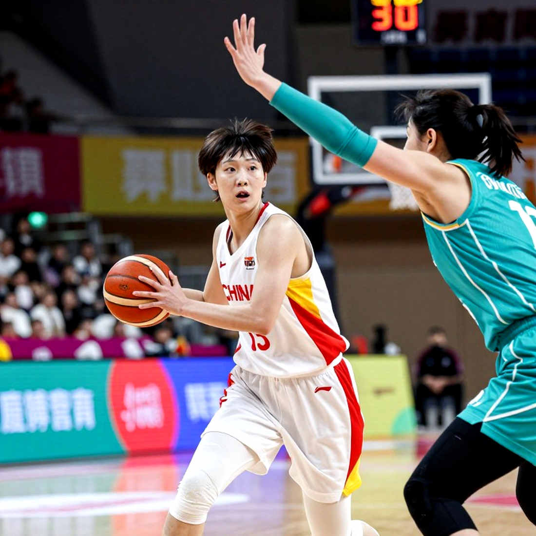 Từ Jakarta nhìn sang V-League: Một bản đánh giá không có dữ liệu