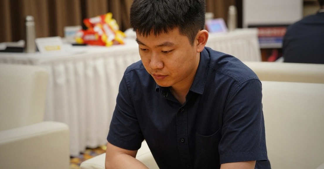 Tít báo gọi Turlov là Chủ tịch FIDE: một lỗi cần được đọc như dữ liệu