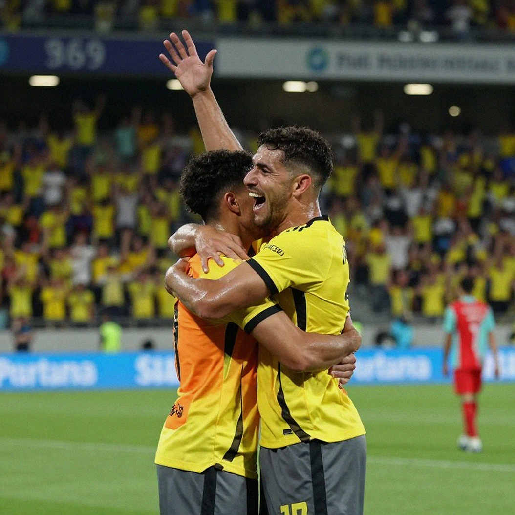 Khe hở giữa những con số: V.League, lùi sâu và nghịch lý của kẻ bị gọi là hèn