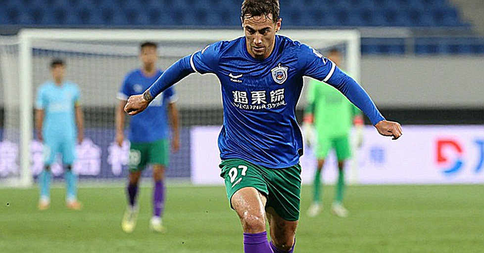 Chino Huerta trước ngưỡng cửa ra mắt Pumas: Chuyến đi Guadalajara và canh bạc vào top 8