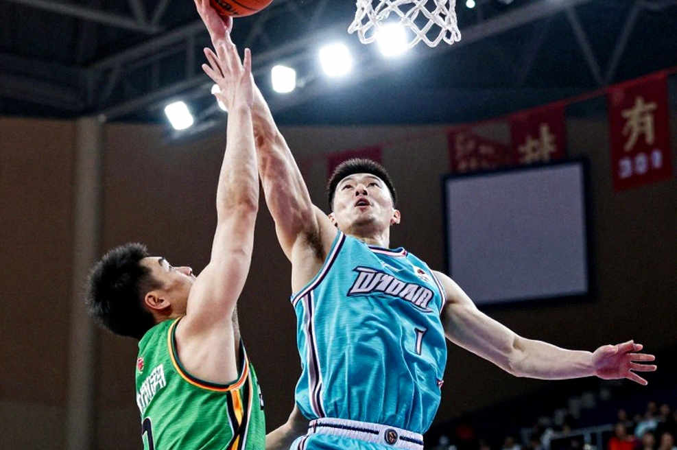 Khyri Thomas và Kendric Davis: Aliağa Petkimspor hạ Karşıyaka, thị trường chuyển nhượng có thêm hai mốc neo giá