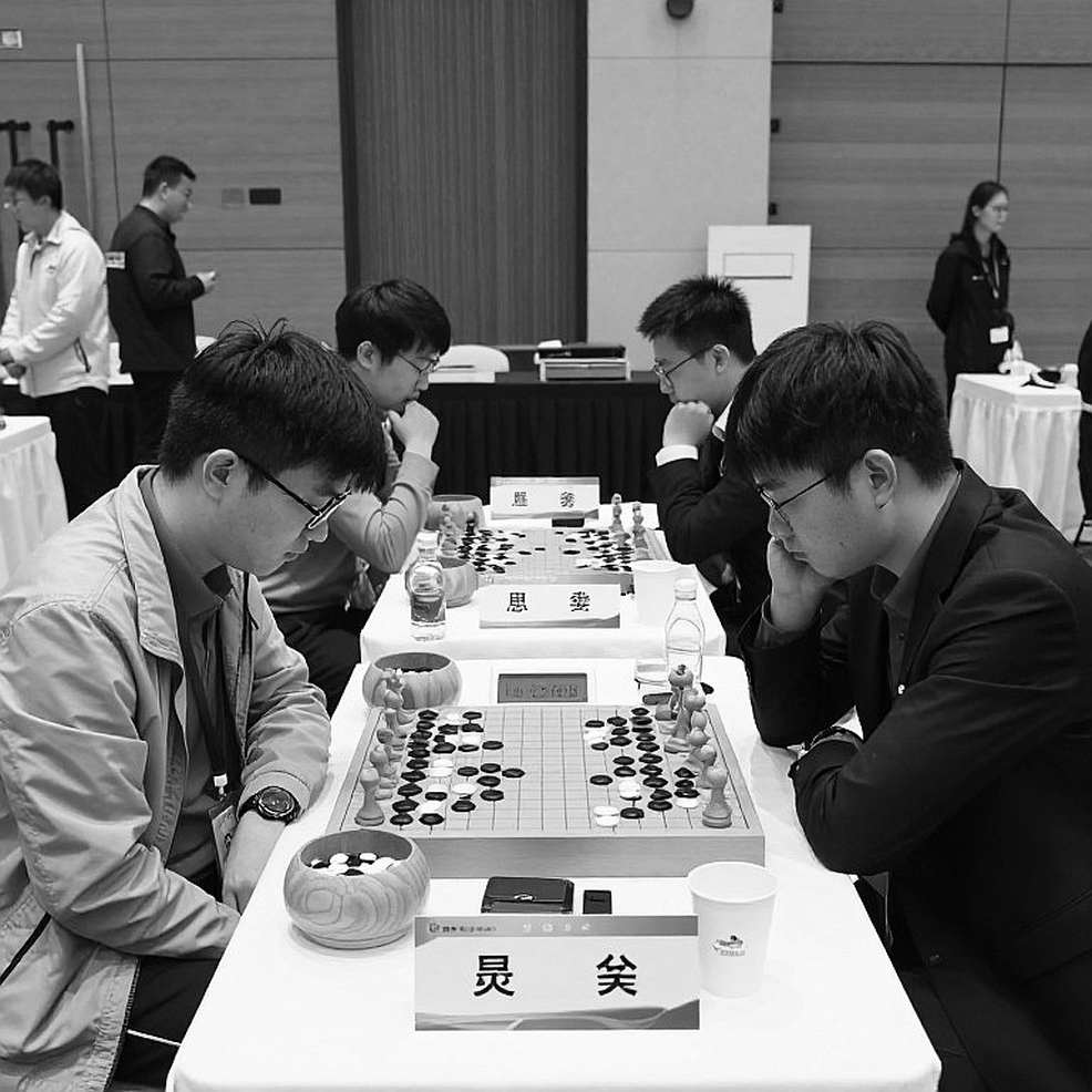 Ấn Độ lần đầu vô địch Olympiad cờ vua: chín mươi bảy năm, hai tấm vàng và một bàn cờ không còn im lặng Ấn Độ lần đầu vô địch Olympiad cờ vua: chín mươi bảy năm, hai tấm vàng và một bàn cờ không còn im lặng