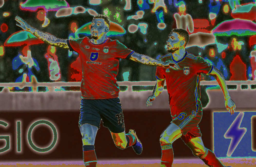 Ba trung vệ ở V.League: tấm khiên che nỗi sợ của người cầm quân Ba trung vệ ở V.League: tấm khiên che nỗi sợ của người cầm quân