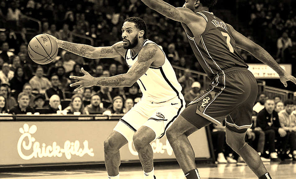 Podziemski ngồi ngoài, Curry bị giới hạn phút — Warriors mở màn bằng đội hình sinh tồn