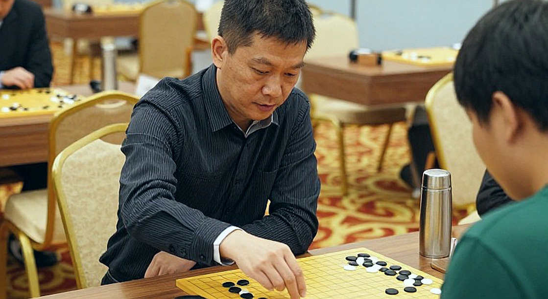 Ai sở hữu nước cờ: cờ vua Việt Nam và nền kinh tế dữ liệu giữa mùa giải thường niên